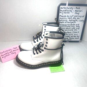 BNWOB WHITE DR MARTENS 8 EYE LACE UP 4 UK ON AVG = 6 US